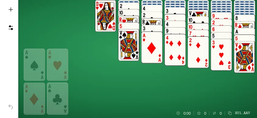 Russian Solitaire sur téléphone tenu à l’horizontale, début de la donne RU1-C-AAAAAAV sur le tapis vert : sept colonnes, la première avec une seule carte, les autres avec des cartes cachées au dos bleu sous cinq cartes visibles ; quatre fondations vides ; le temps, le score et le nombre de coups à zéro.